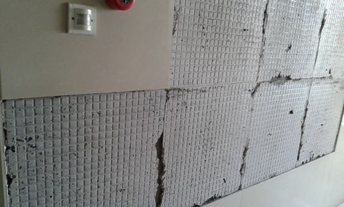 墙砖脱落怎么补(墙砖脱落补救方法)